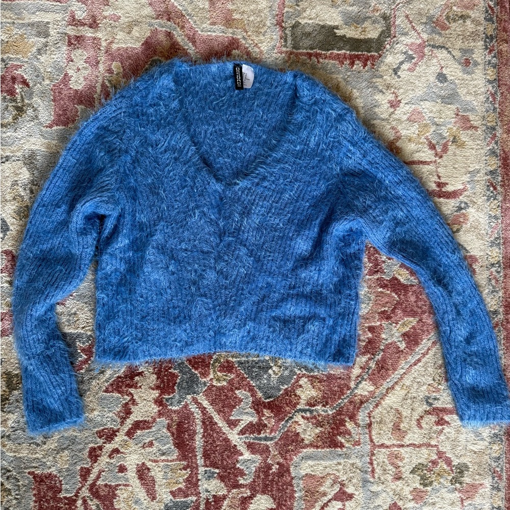 H&M Blue V-Neck Fuzzy Crop Sweater